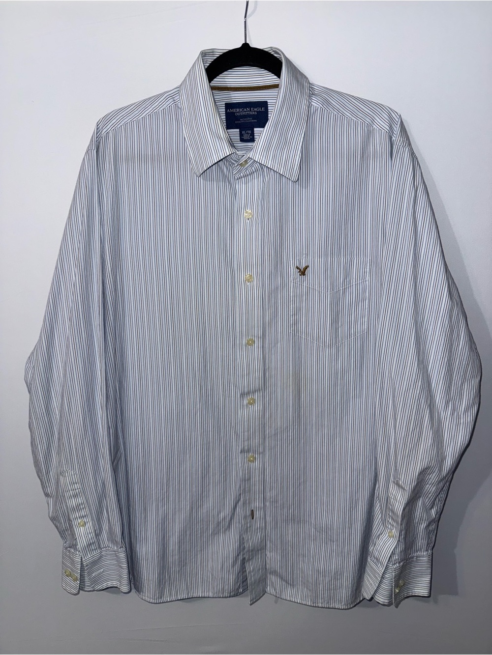 American Eagle Blue White Striped Button Up Shirt Men’s XL